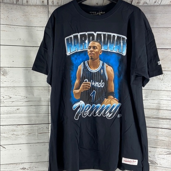 Mitchelle & Ness Other - Mitchelle & Ness Mens NBA Orlando Magic Hardaway Penny Graphic T-Shirt